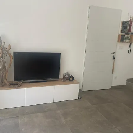 Maison En Provence Avec Piscine Proche Avignon בית נופש