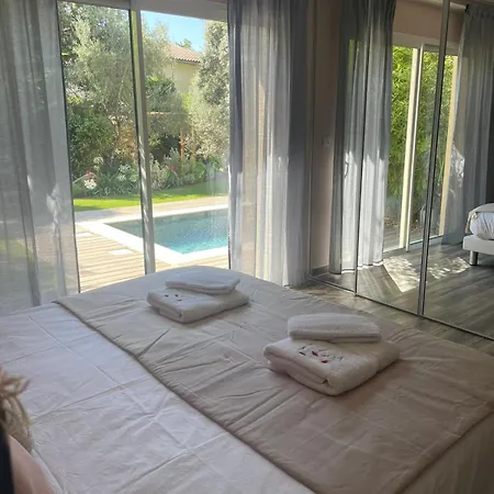 Maison En Provence Avec Piscine Proche Avignon בית נופש Les Angles (Gard)